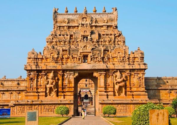 Discovering-the-Beauty-of-South-Indian-Temples